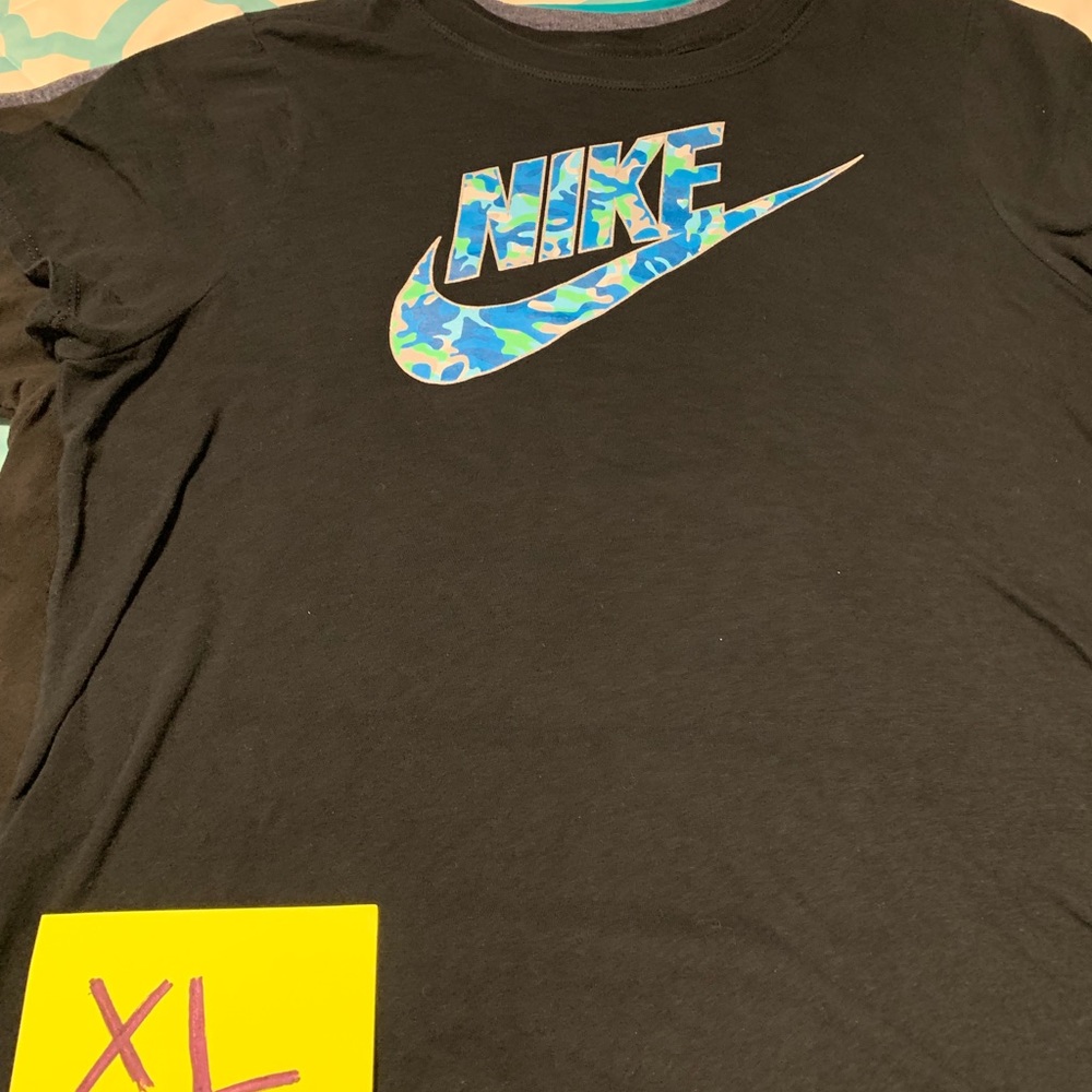 Boys Nike Shirt Size XL Great Condition